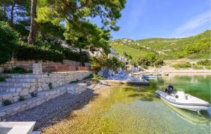 Beautiful Apartment In Klek With Wifi