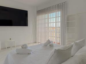 Alcalá Retreat: Ocean View & Modern Comfort