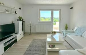Amazing Apartment In Pologi 