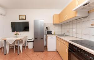 Awesome Apartment In Biograd Na Moru With Wifi