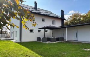 2 Bedroom Cozy Home In Salopeki Modruski