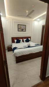 Hotel Taj Parkway
