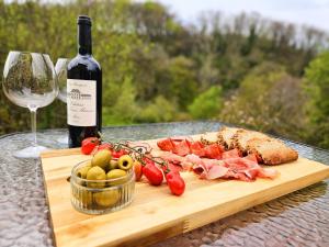 Swn Y Saith, dog-friendly stay in Tresaith