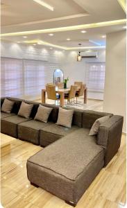 trois chambres et salon avec balcon à Porto Novo