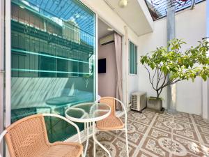 Nookhouse Cafe & Guesthouse