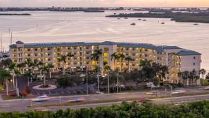 Bayview Sunsets Gym HOT TUB Pool BBQ RUM Bar