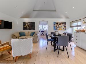 Fir Tree Apartment - Uk49993