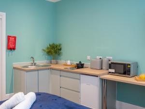 Hilltop Apartment 2 - Uk50594