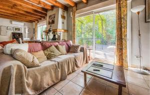 Awesome Home In Molières-Sur-Ceze