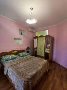 Spacious apartment at 18 Grigory Skovoroda Street