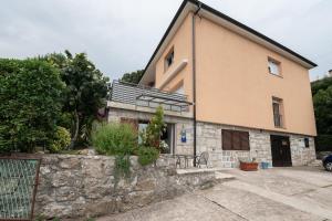 Lara - private parking and garden