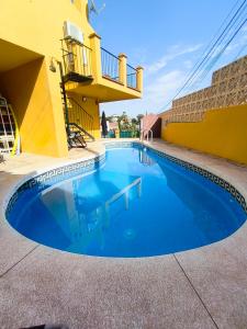 Private villa with pool and sea view near the beach Villa privada con piscina y vista al mar cerca de la playa