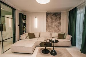 The Loft - Parking - Washer&Dryer - Port view - Balcony