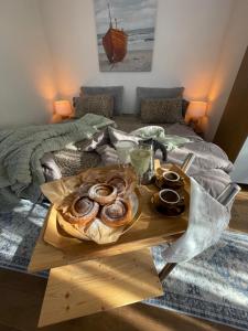 SURF HOUSE DREAMERS COAST