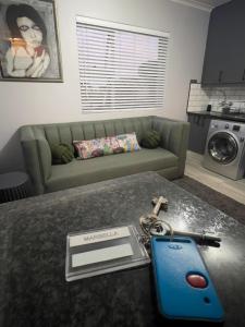 Marbella - Cozy studio in Heart of Table View