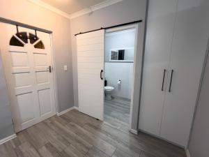 Marbella - Cozy studio in Heart of Table View