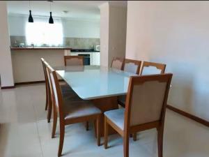 Casa com Piscina na Praia Geriba