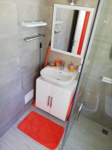 PASSION DEL CARIBE - CORAL VILLAGE 1 - modern and fully equipped apartments & suites in residence with pool and 24 hour security, close the beach, shops, bars, restaurants & entertainment