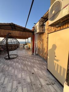 Sea View Romantic Rooftop