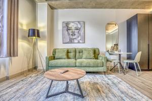 Lineal Luxe Apartments