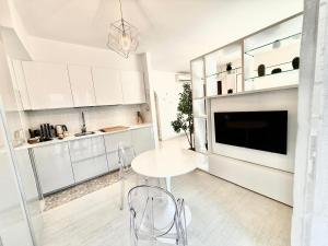 Live House-Attico, ampio e luminoso monolocale
