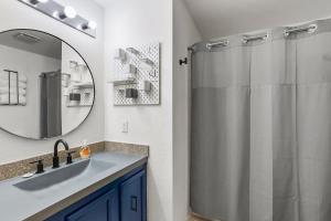 Large Lk Washington View Family Home