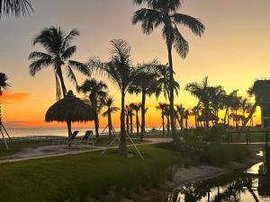 Sanibel Sunsetthe Sun Meets the Sea