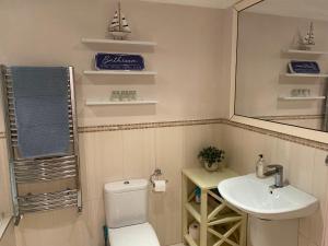 Coastal Comfort Flat