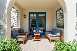 Modern King 2BR-2BA Legacy Villa near Main Pool