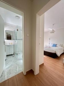 Modern & comfy - Beach 4min walk, Balcony, 3 bedroom