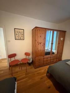 3 Bedrooms Private Suite in Camden Town