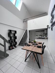 La Renouveau - Loft avec parking gratuit, proche gare et centre ville