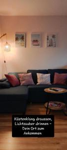 Meereszauber - Wo Urlaub Wellen schlägt & Herzen leuchten - Dein sonniger & ruhiger Ankerplatz, an dem sich Steilküste, Strand & Ostseeblick vereinen