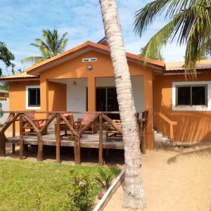 Waterfront 4BR Retreat in Ada Foah