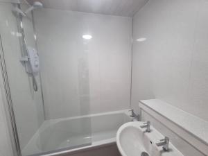 Cheerful two bedroom home in Dunfermline