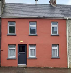 Cosy three bedroom house in Ballingarry Limerick Near Adare