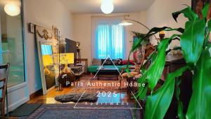 PARIS AUTHENTIC HOUSE 2 Maisons 1 studio ideale pour groupes, capacité 30 personnes