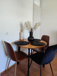 Costal Stay with Forest Views