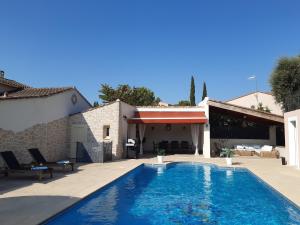 Piscine avec charme et tranquillité au coeur du Var