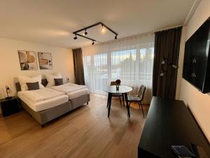 G&P Housing Apartments - XXL Wohnung für Familien & Gruppen 120qm mit 3 Schlafzimmern, 3 Badezimmern, Panoramabalkon und großer Küche