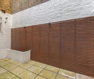 Prime Apartment in Hyde Park with patio