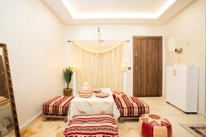 Comfort Luxe 2BR Pool & Balcony