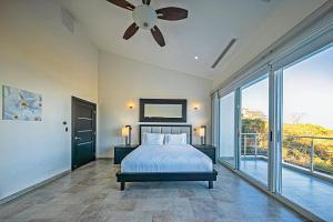 Modern 4 Bedroom Infinity Pool Beach, Sunset,