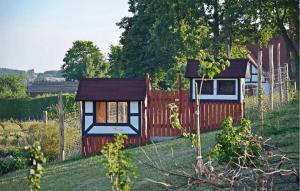 1 Bedroom Stunning Apartment In Golubie