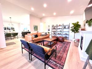 Olympic House: 3min from ONP w/ Sauna + Rec room - 4hvězdičkové hotely ve městě Port Angeles