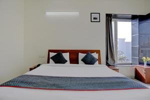 Townhouse Merriment Near ISKCON Temple Noida