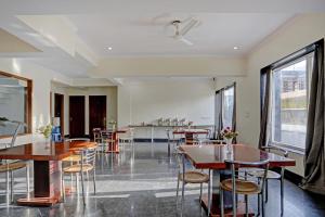 Townhouse Merriment Near ISKCON Temple Noida