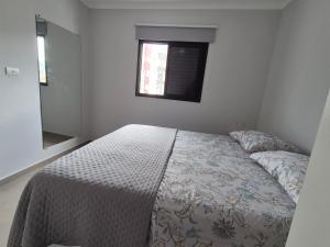 Apto a 50m da Praia Martim de Sá com Piscina e vista para o Mar