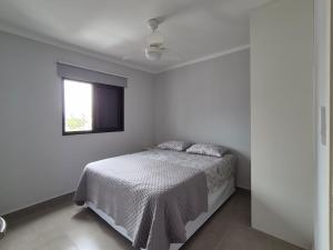 Apto a 50m da Praia Martim de Sá com Piscina e vista para o Mar