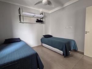 Apto a 50m da Praia Martim de Sá com Piscina e vista para o Mar